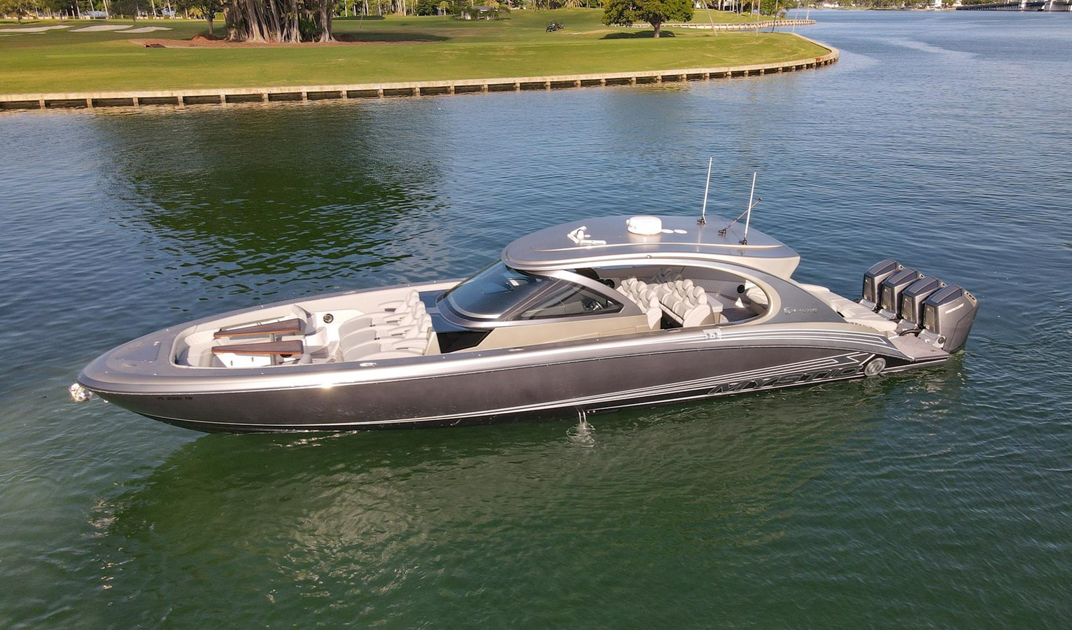 https://arconyachts.ams3.digitaloceanspaces.com/133369/conversions/large_4239697-optimize.jpg