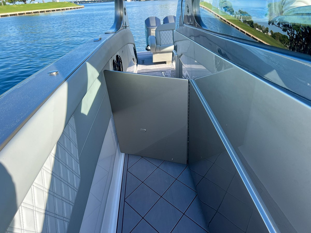https://arconyachts.ams3.digitaloceanspaces.com/133387/conversions/large_4239704-optimize.jpg