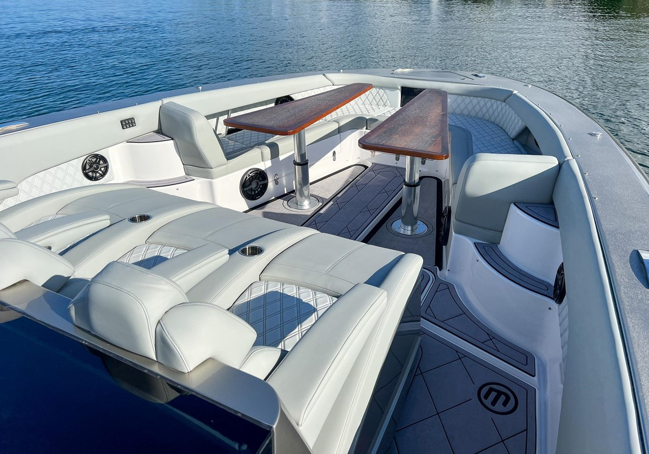 https://arconyachts.ams3.digitaloceanspaces.com/133390/conversions/large_4239705-optimize.jpg