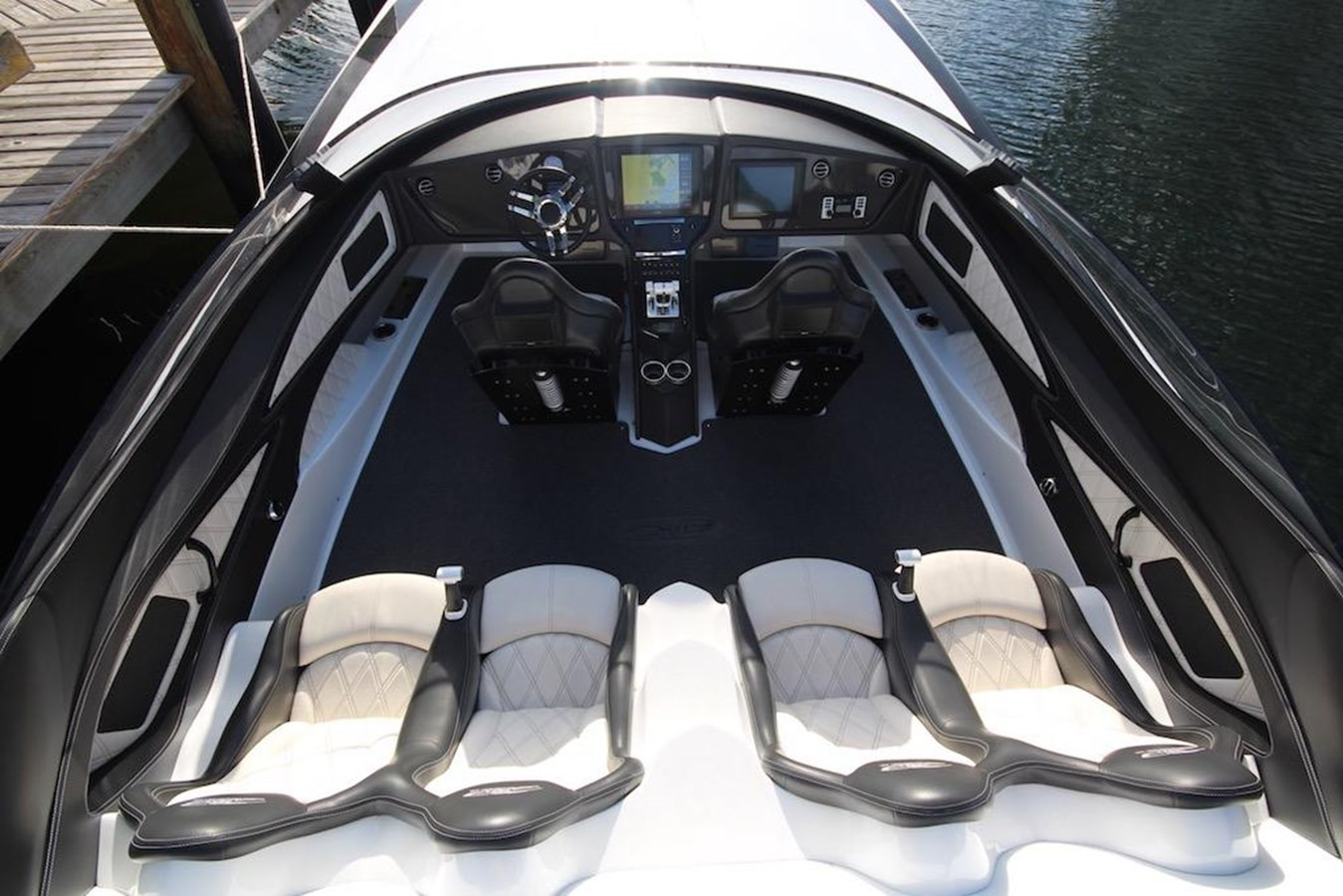 https://arconyachts.ams3.digitaloceanspaces.com/133391/conversions/large_4243479-optimize.jpg