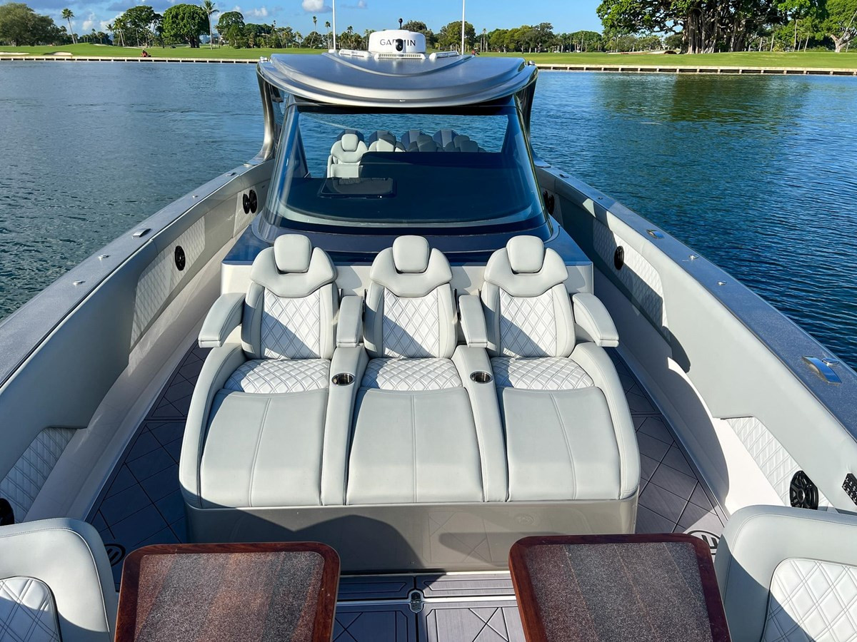 https://arconyachts.ams3.digitaloceanspaces.com/133401/conversions/large_4239709-optimize.jpg