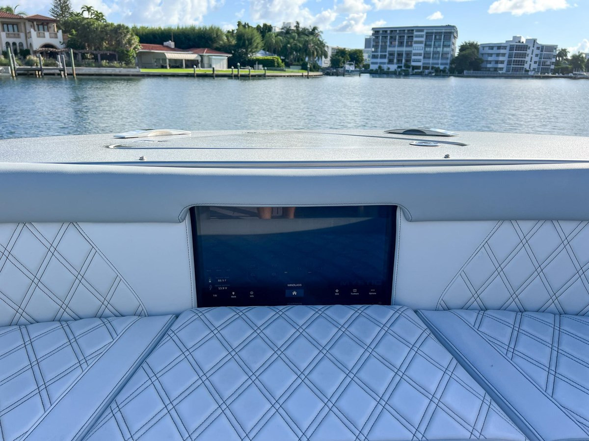 https://arconyachts.ams3.digitaloceanspaces.com/133405/conversions/large_4239711-optimize.jpg