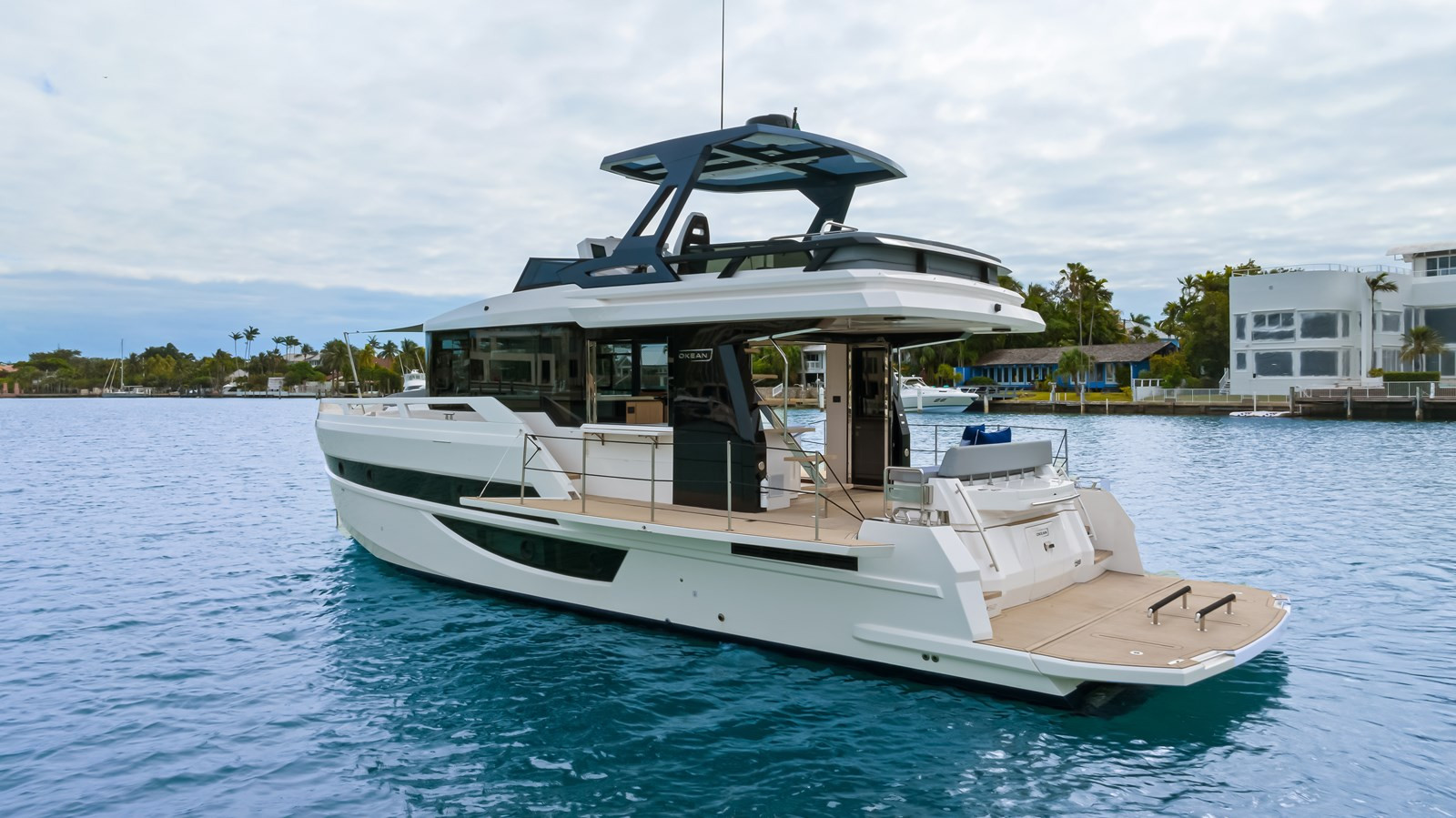 https://arconyachts.ams3.digitaloceanspaces.com/133410/conversions/large_4521021-optimize.jpg