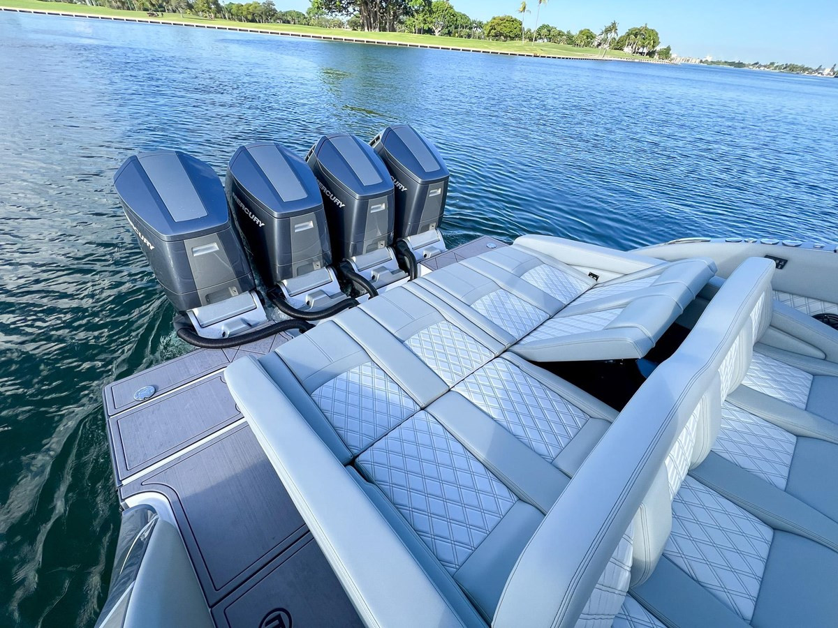 https://arconyachts.ams3.digitaloceanspaces.com/133411/conversions/large_4239713-optimize.jpg