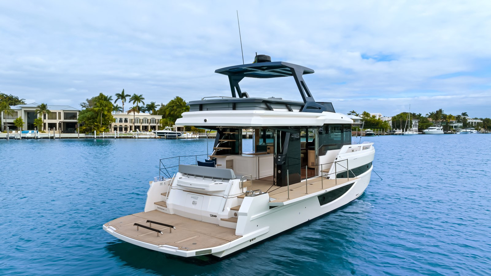 https://arconyachts.ams3.digitaloceanspaces.com/133416/conversions/large_4521023-optimize.jpg