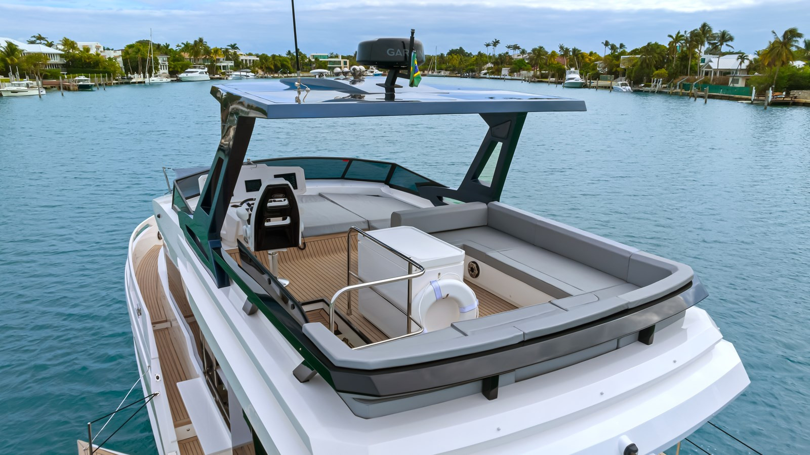 https://arconyachts.ams3.digitaloceanspaces.com/133476/conversions/large_4521043-optimize.jpg