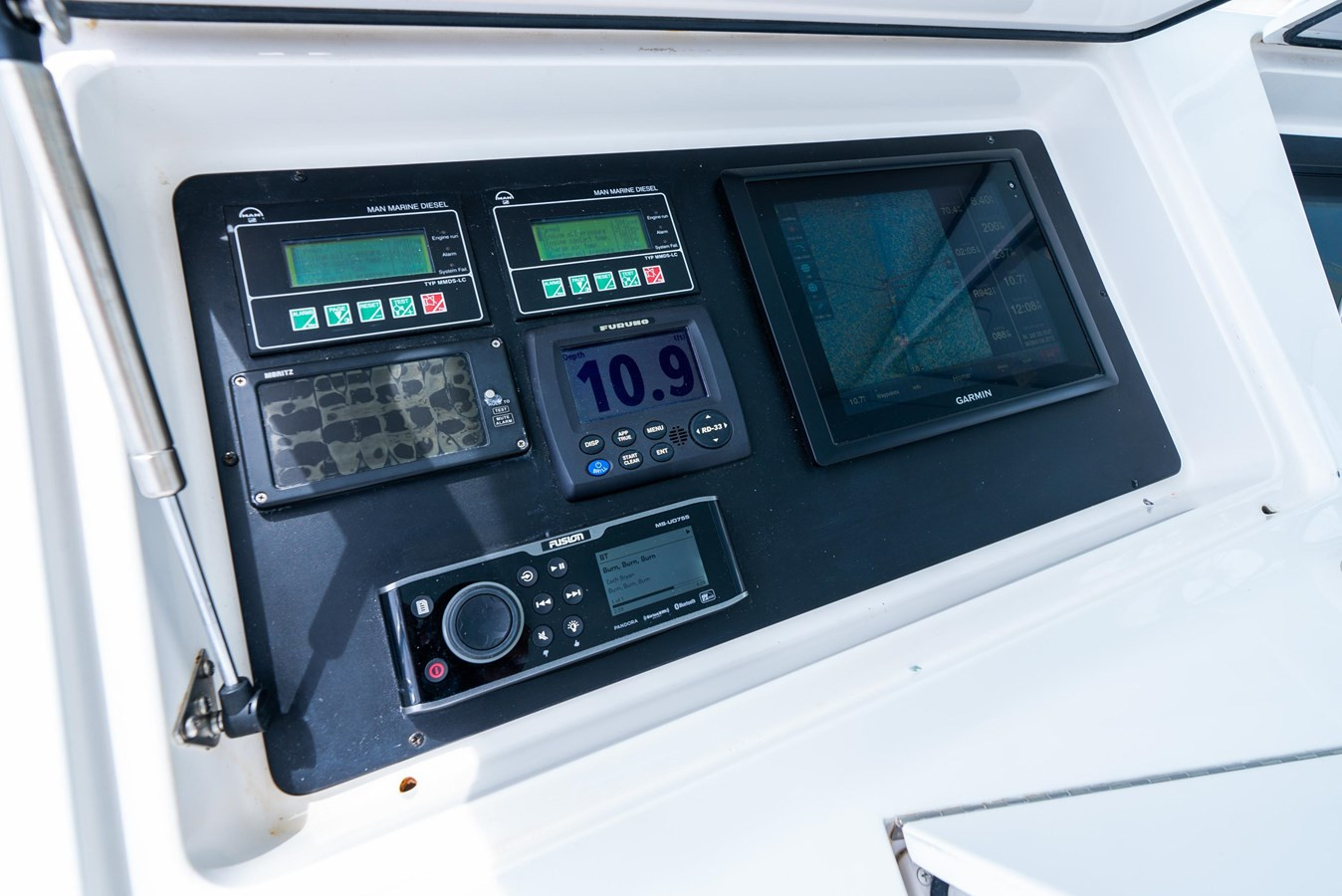 https://arconyachts.ams3.digitaloceanspaces.com/133477/conversions/large_4263926-optimize.jpg
