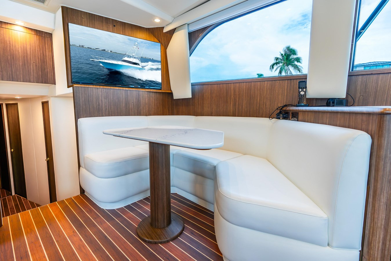 https://arconyachts.ams3.digitaloceanspaces.com/133554/conversions/large_4263952-optimize.jpg