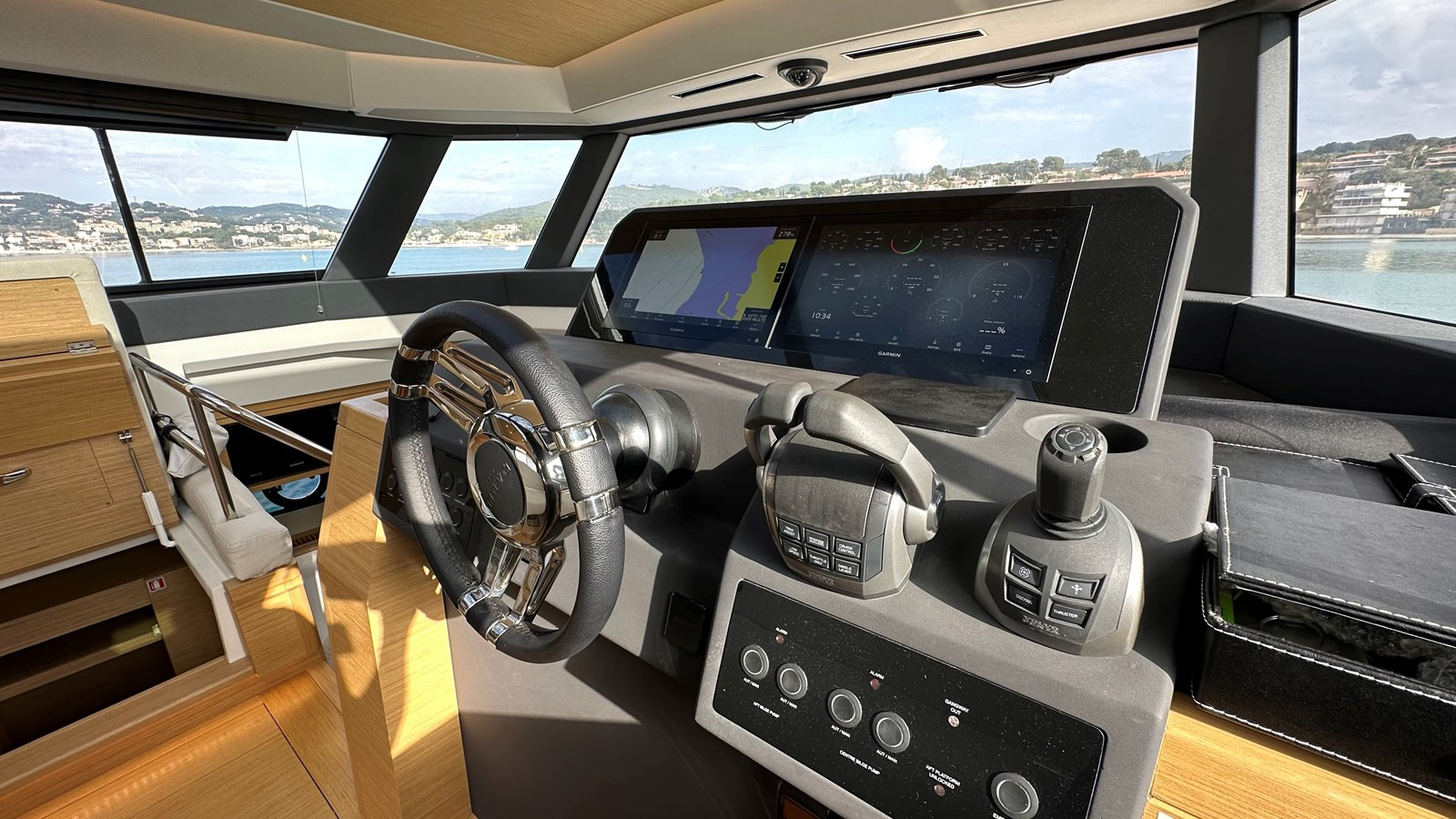https://arconyachts.ams3.digitaloceanspaces.com/133557/conversions/large_4435748-optimize.jpg