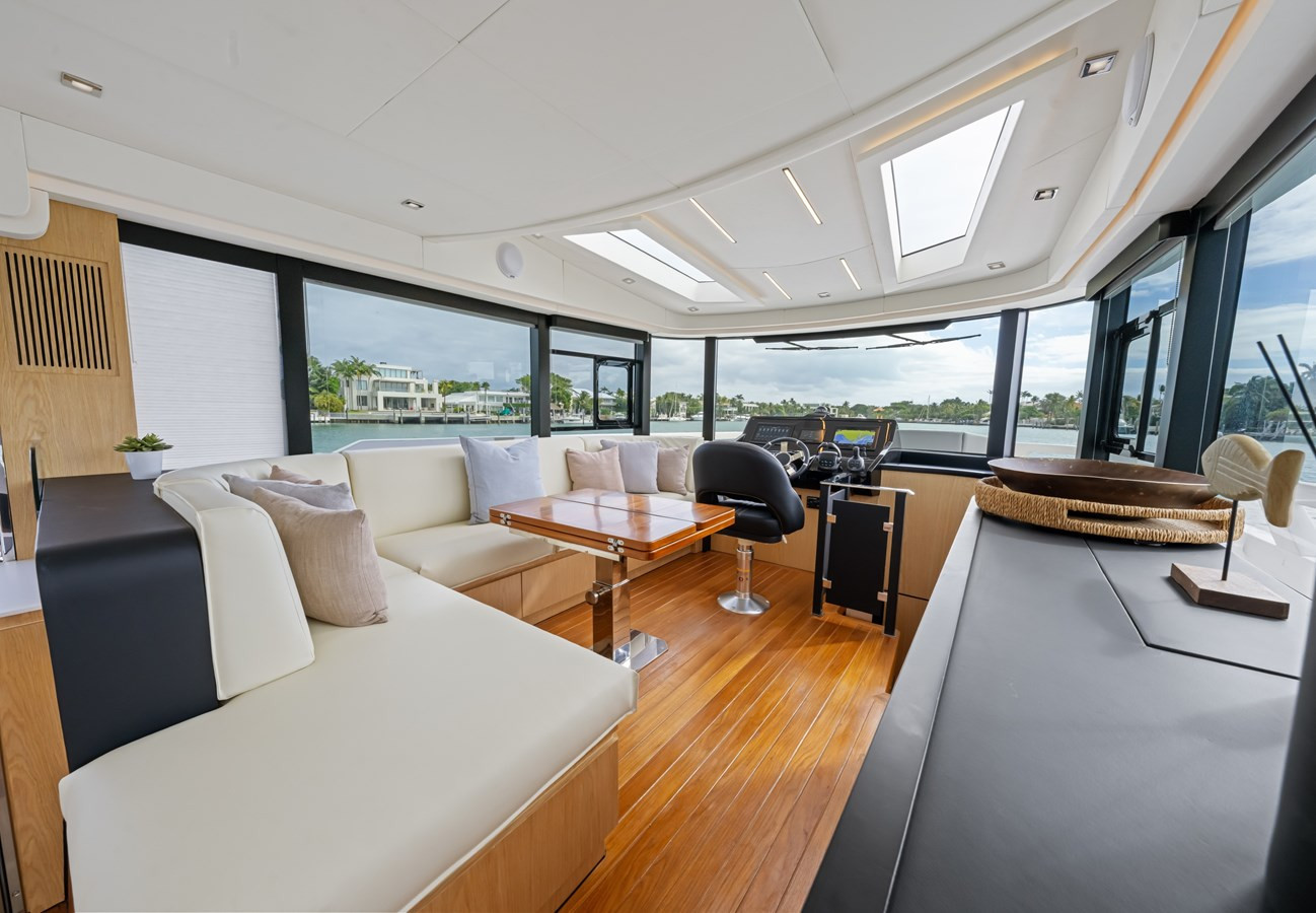 https://arconyachts.ams3.digitaloceanspaces.com/133573/conversions/large_4521078-optimize.jpg