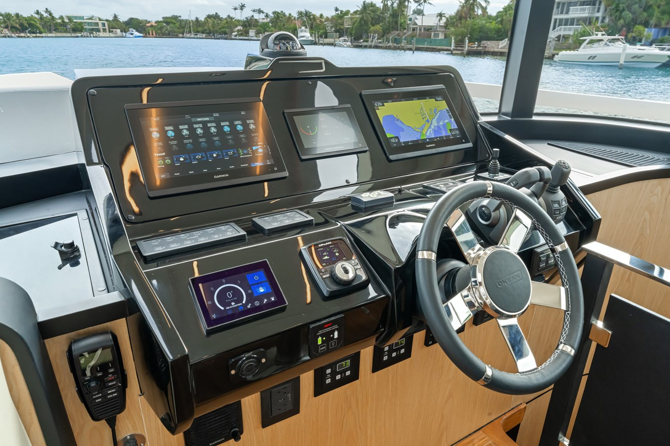 https://arconyachts.ams3.digitaloceanspaces.com/133585/conversions/large_4521083-optimize.jpg