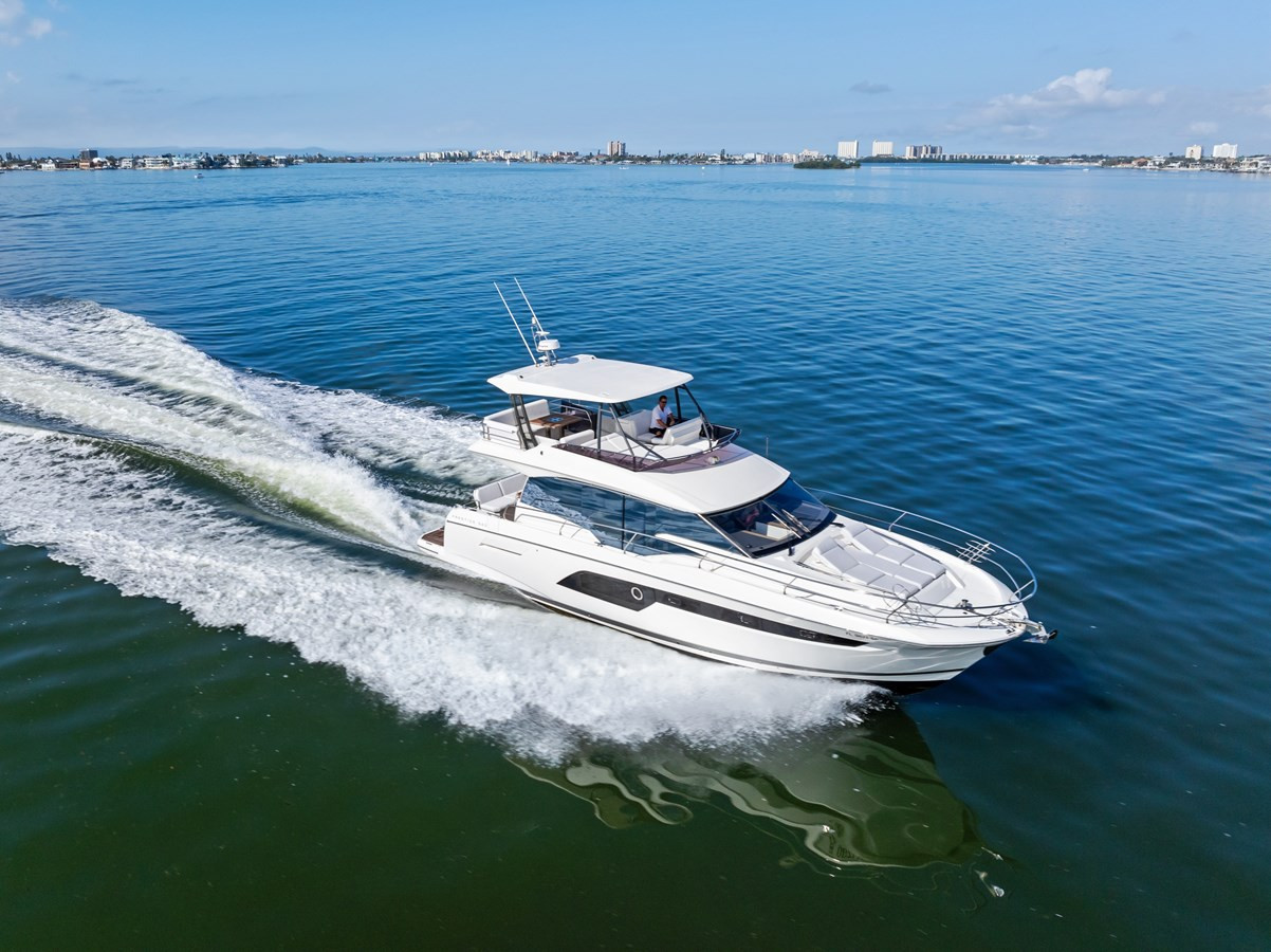 https://arconyachts.ams3.digitaloceanspaces.com/133612/conversions/large_4509459-optimize.jpg