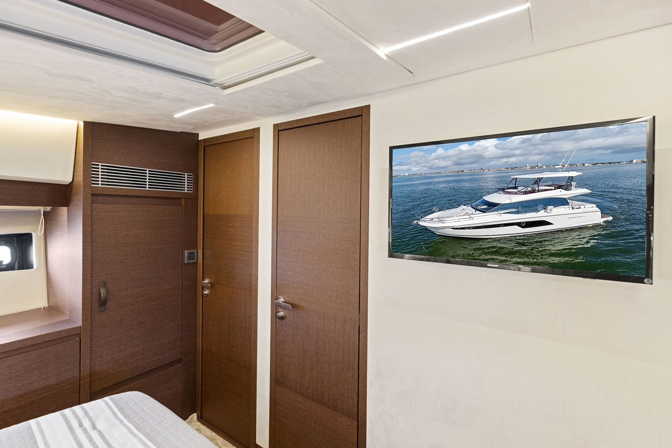 https://arconyachts.ams3.digitaloceanspaces.com/133734/conversions/large_4509501-optimize.jpg