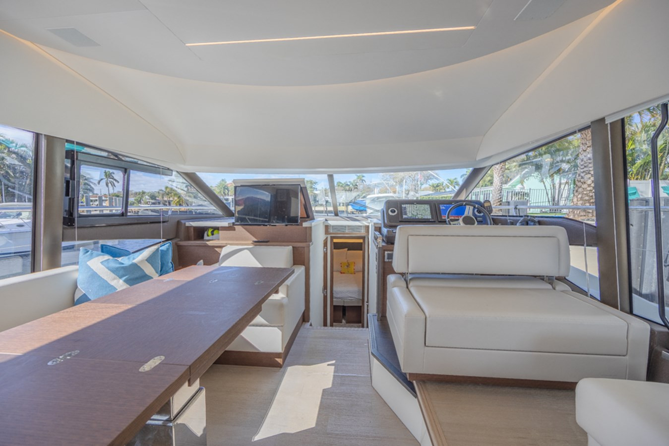 https://arconyachts.ams3.digitaloceanspaces.com/133735/conversions/large_4524620-optimize.jpg