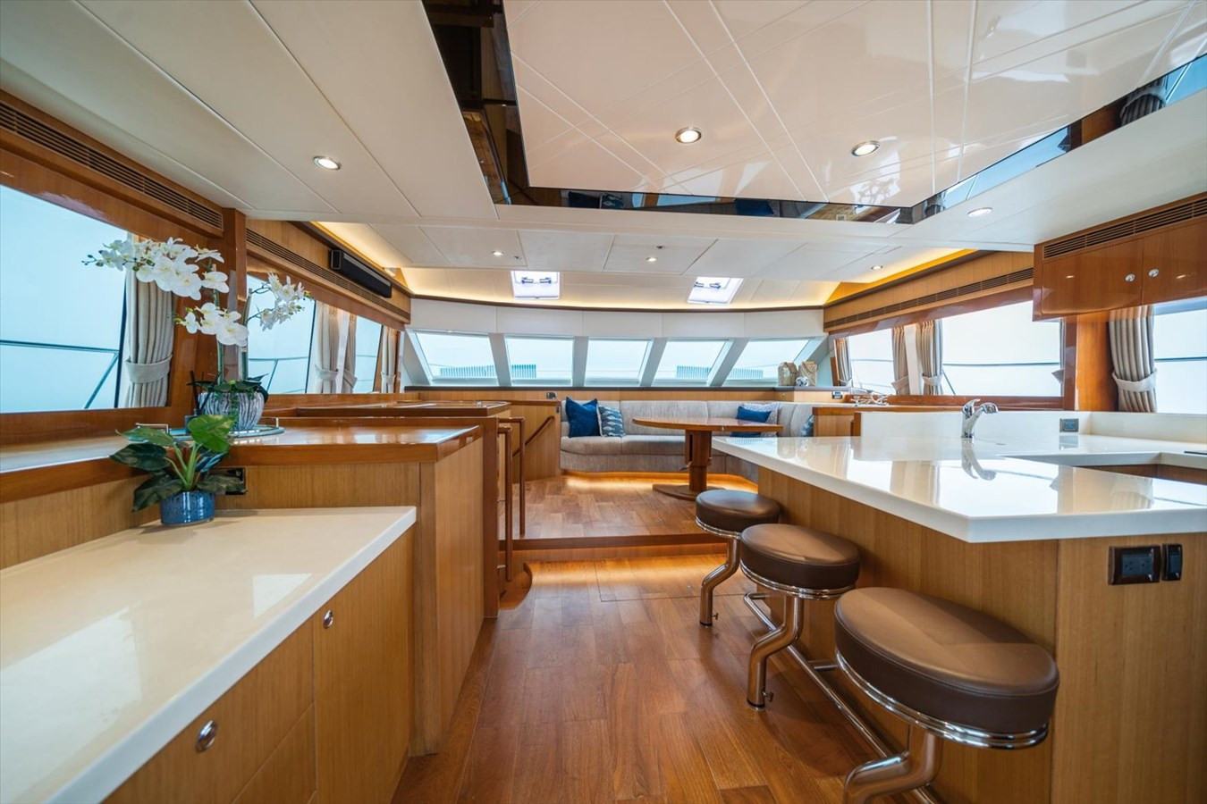 https://arconyachts.ams3.digitaloceanspaces.com/133823/conversions/large_4621752-optimize.jpg