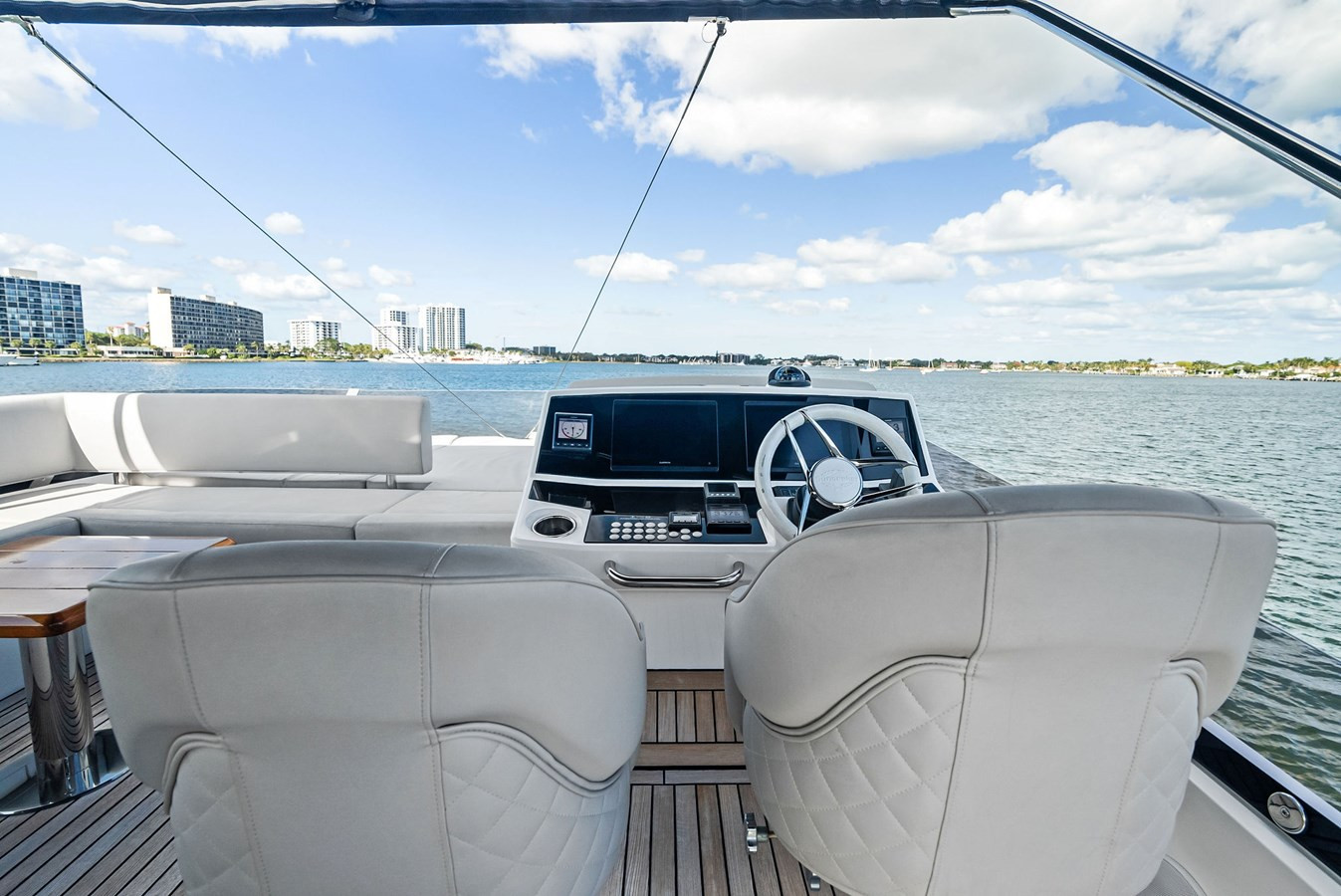 https://arconyachts.ams3.digitaloceanspaces.com/133834/conversions/large_4535669-optimize.jpg