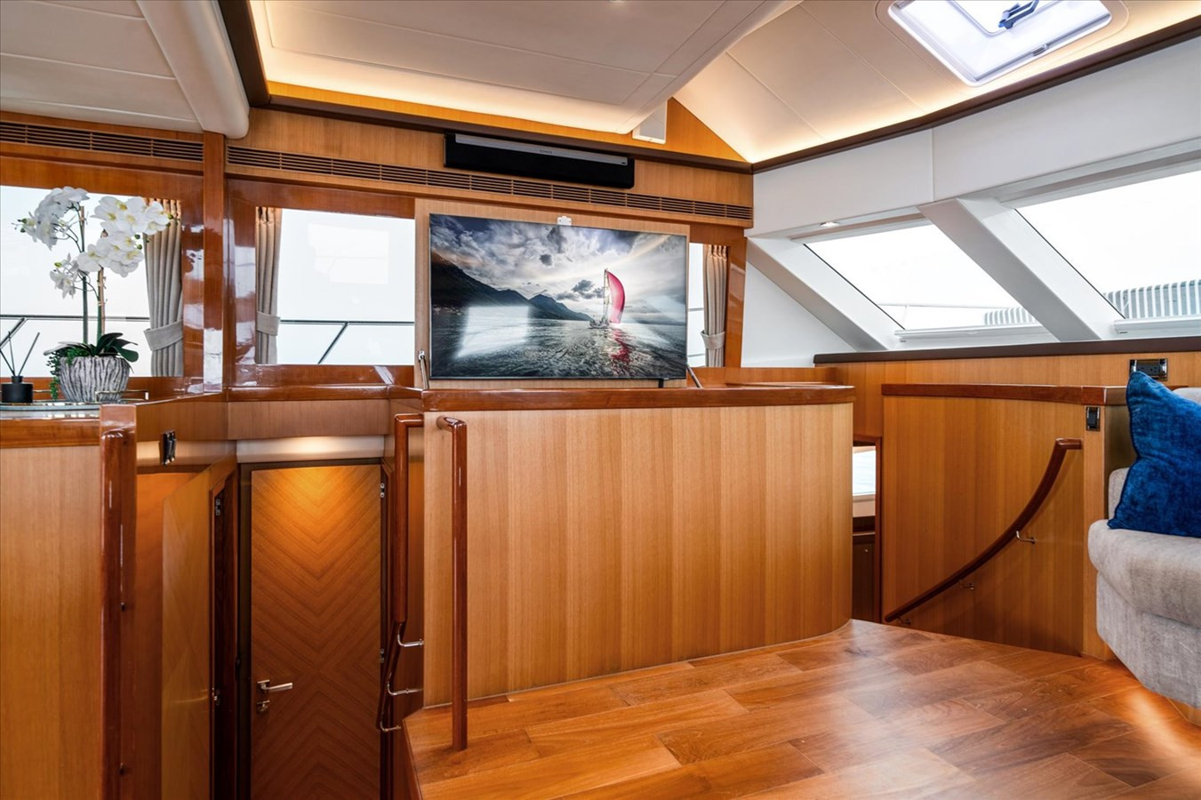 https://arconyachts.ams3.digitaloceanspaces.com/133850/conversions/large_4621760-optimize.jpg
