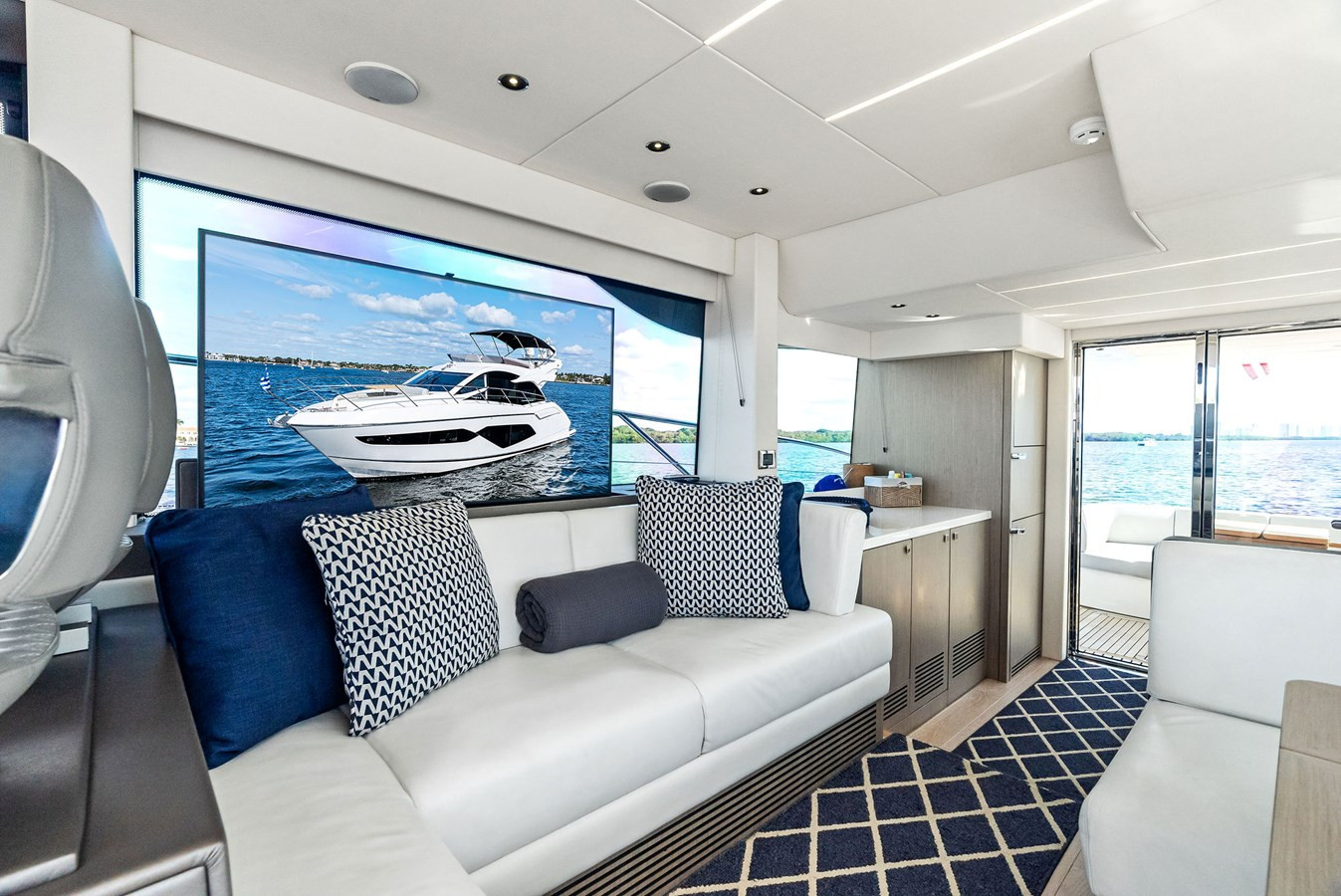 https://arconyachts.ams3.digitaloceanspaces.com/133865/conversions/large_4535681-optimize.jpg