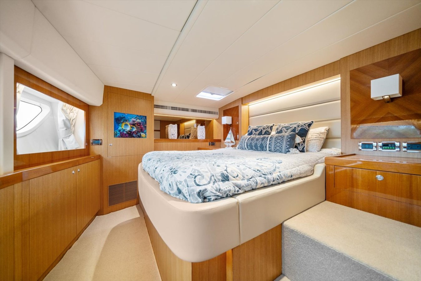 https://arconyachts.ams3.digitaloceanspaces.com/133878/conversions/large_4621770-optimize.jpg