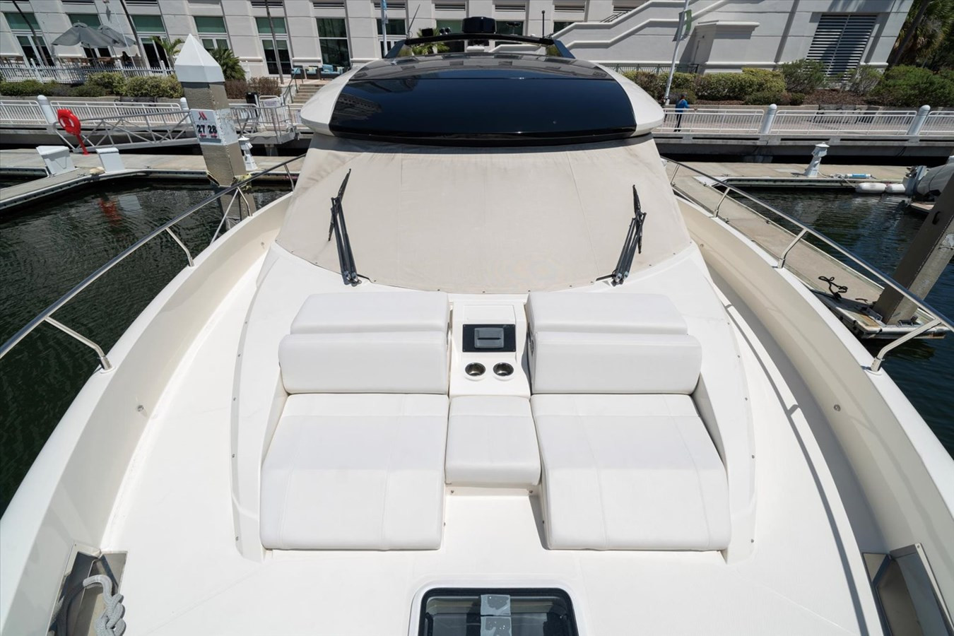 https://arconyachts.ams3.digitaloceanspaces.com/133949/conversions/large_4621866-optimize.jpg