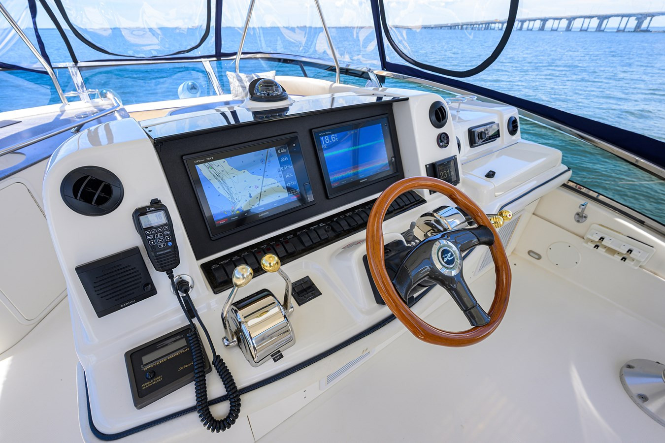 https://arconyachts.ams3.digitaloceanspaces.com/134033/conversions/large_4706386-optimize.jpg