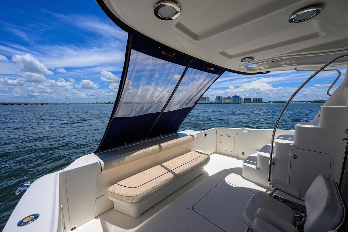 https://arconyachts.ams3.digitaloceanspaces.com/134053/conversions/large_4706394-optimize.jpg