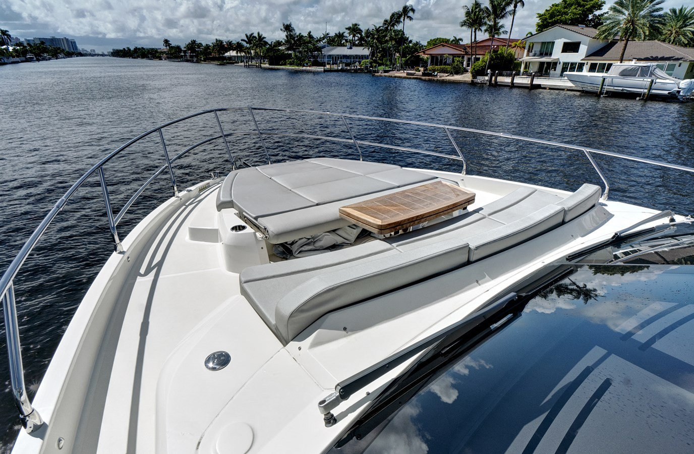 https://arconyachts.ams3.digitaloceanspaces.com/134117/conversions/large_4831810-optimize.jpg