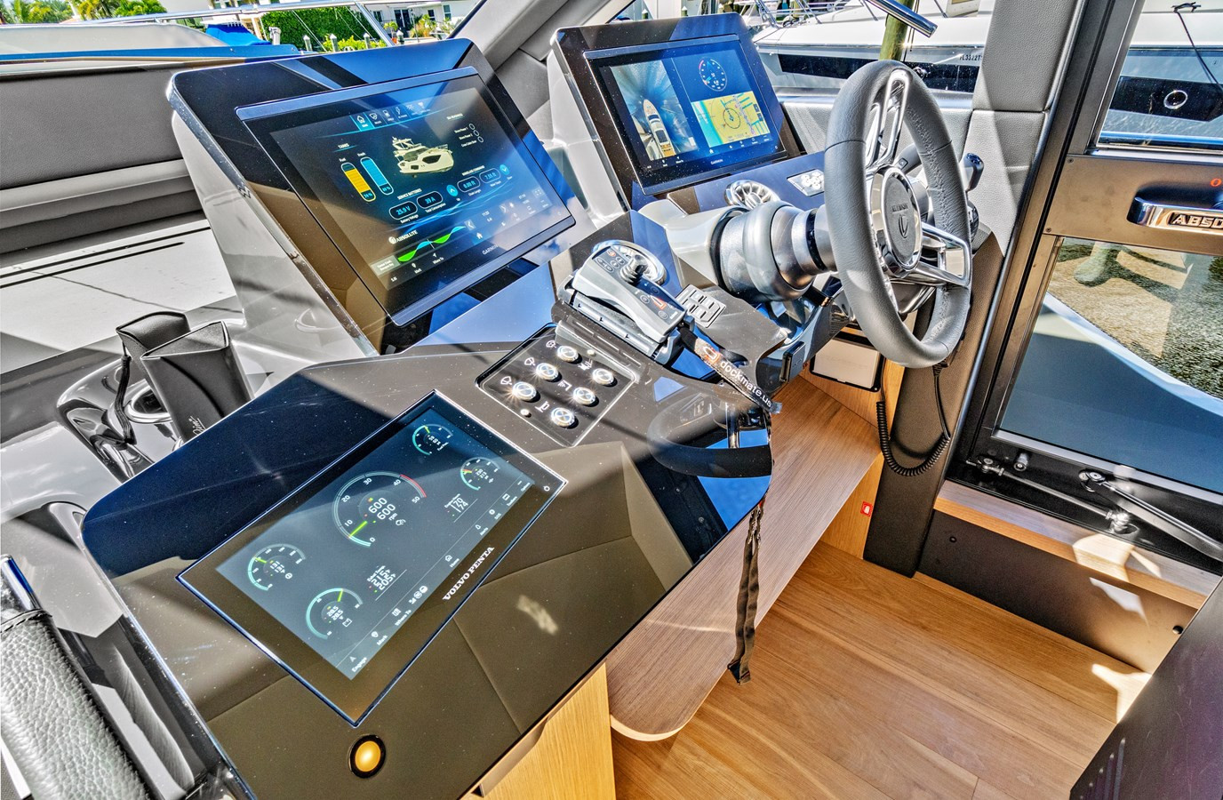 https://arconyachts.ams3.digitaloceanspaces.com/134180/conversions/large_4831831-optimize.jpg