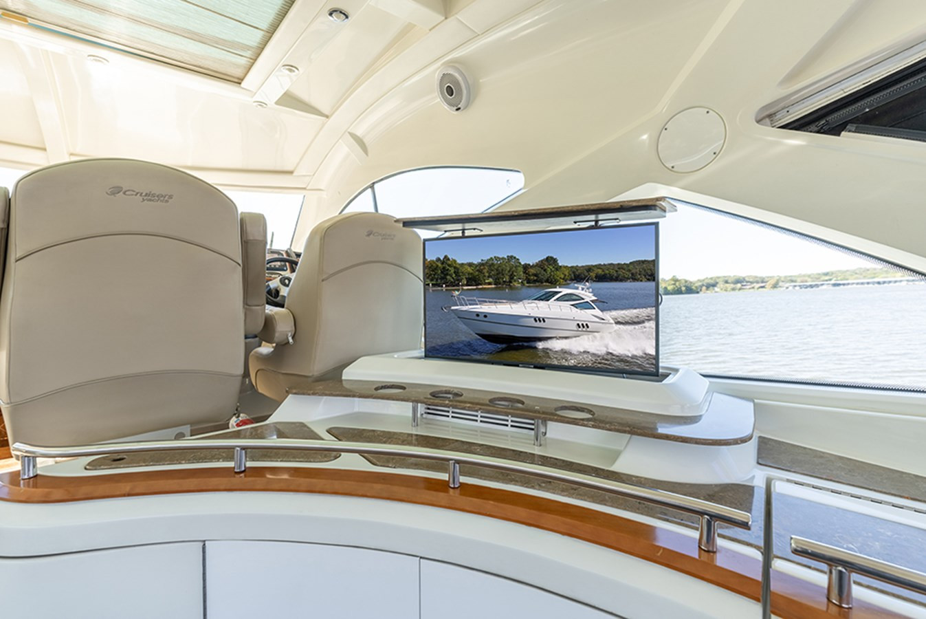 https://arconyachts.ams3.digitaloceanspaces.com/134184/conversions/large_4833268-optimize.jpg
