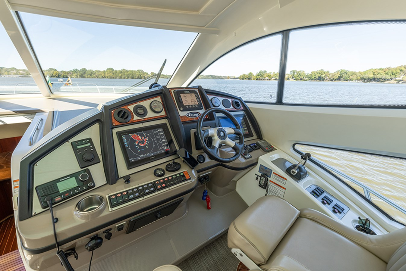 https://arconyachts.ams3.digitaloceanspaces.com/134189/conversions/large_4833270-optimize.jpg