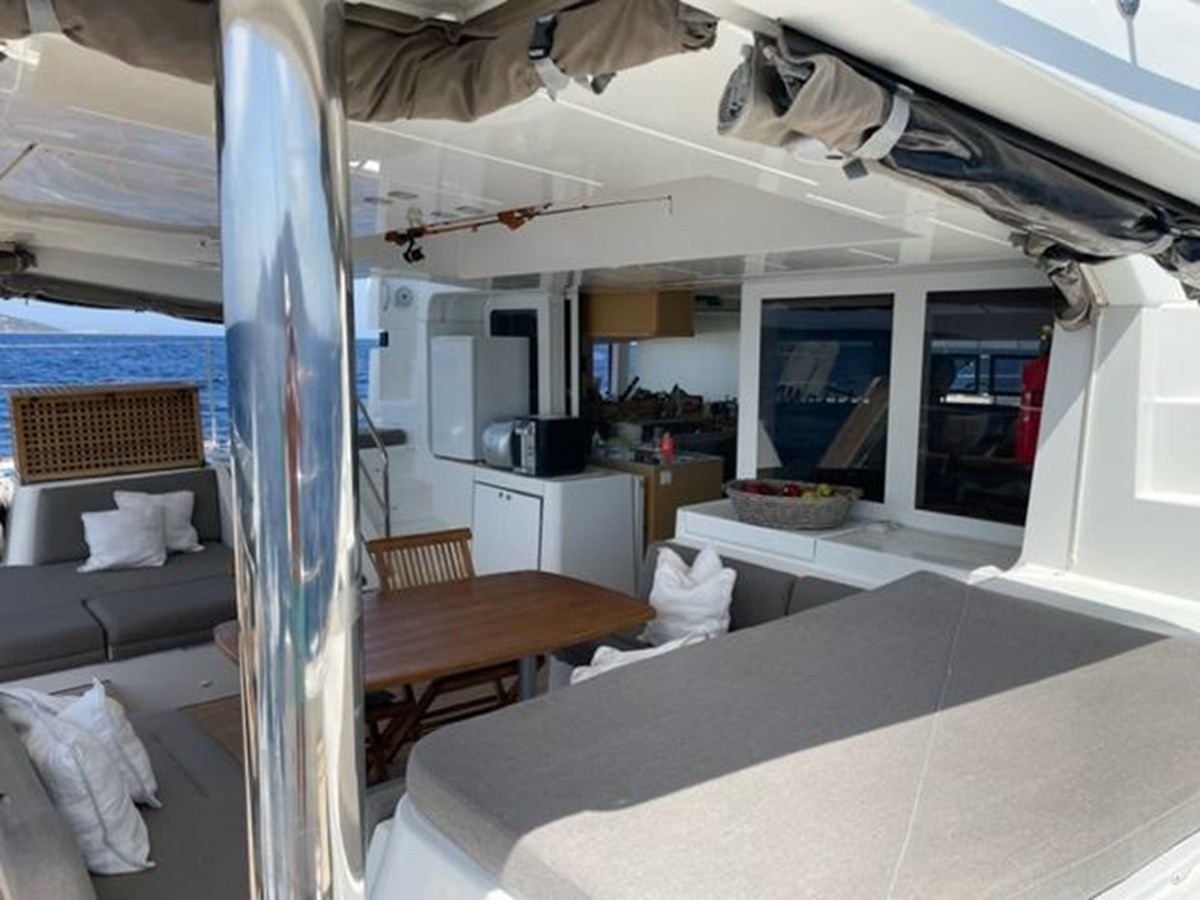 https://arconyachts.ams3.digitaloceanspaces.com/134301/conversions/large_3836514-optimize.jpg
