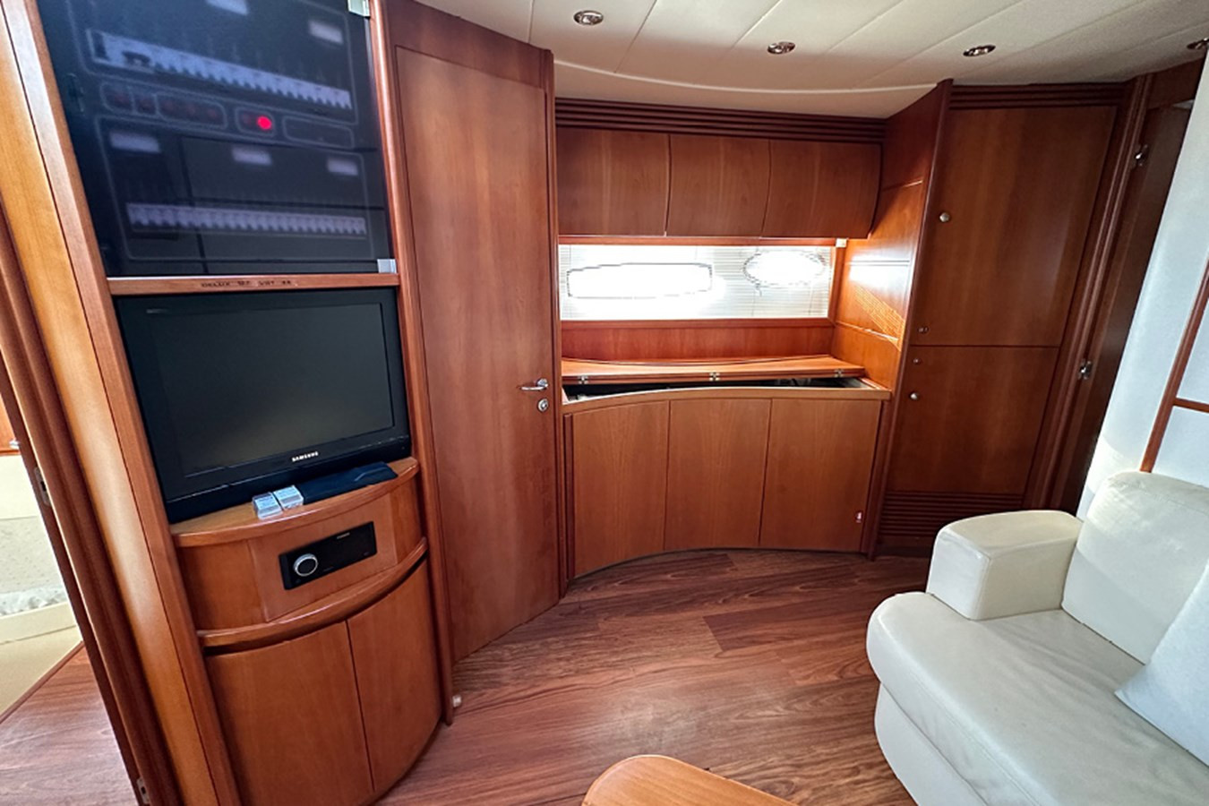https://arconyachts.ams3.digitaloceanspaces.com/134368/conversions/large_4737455-optimize.jpg