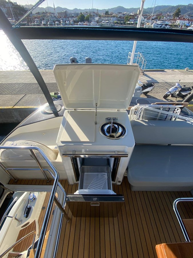 https://arconyachts.ams3.digitaloceanspaces.com/134369/conversions/large_4552062-optimize.jpg