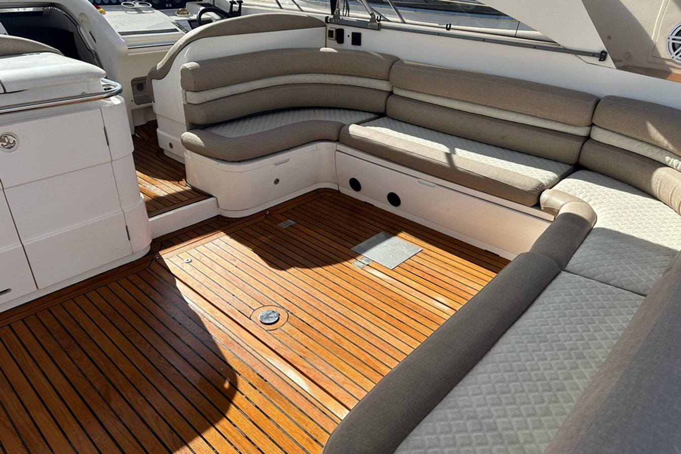 https://arconyachts.ams3.digitaloceanspaces.com/134422/conversions/large_4643645-optimize.jpg