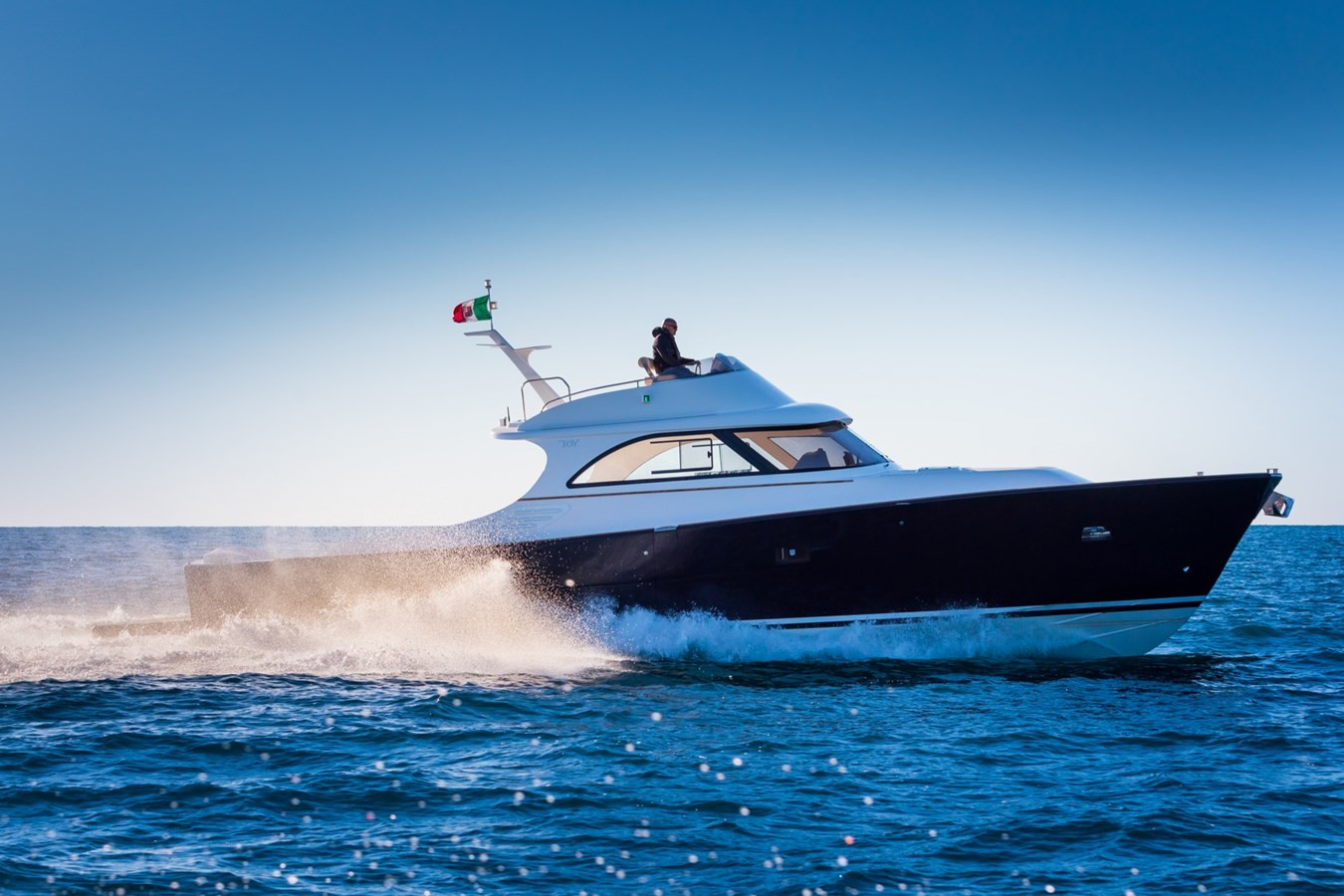 https://arconyachts.ams3.digitaloceanspaces.com/134535/conversions/large_4623169-optimize.jpg