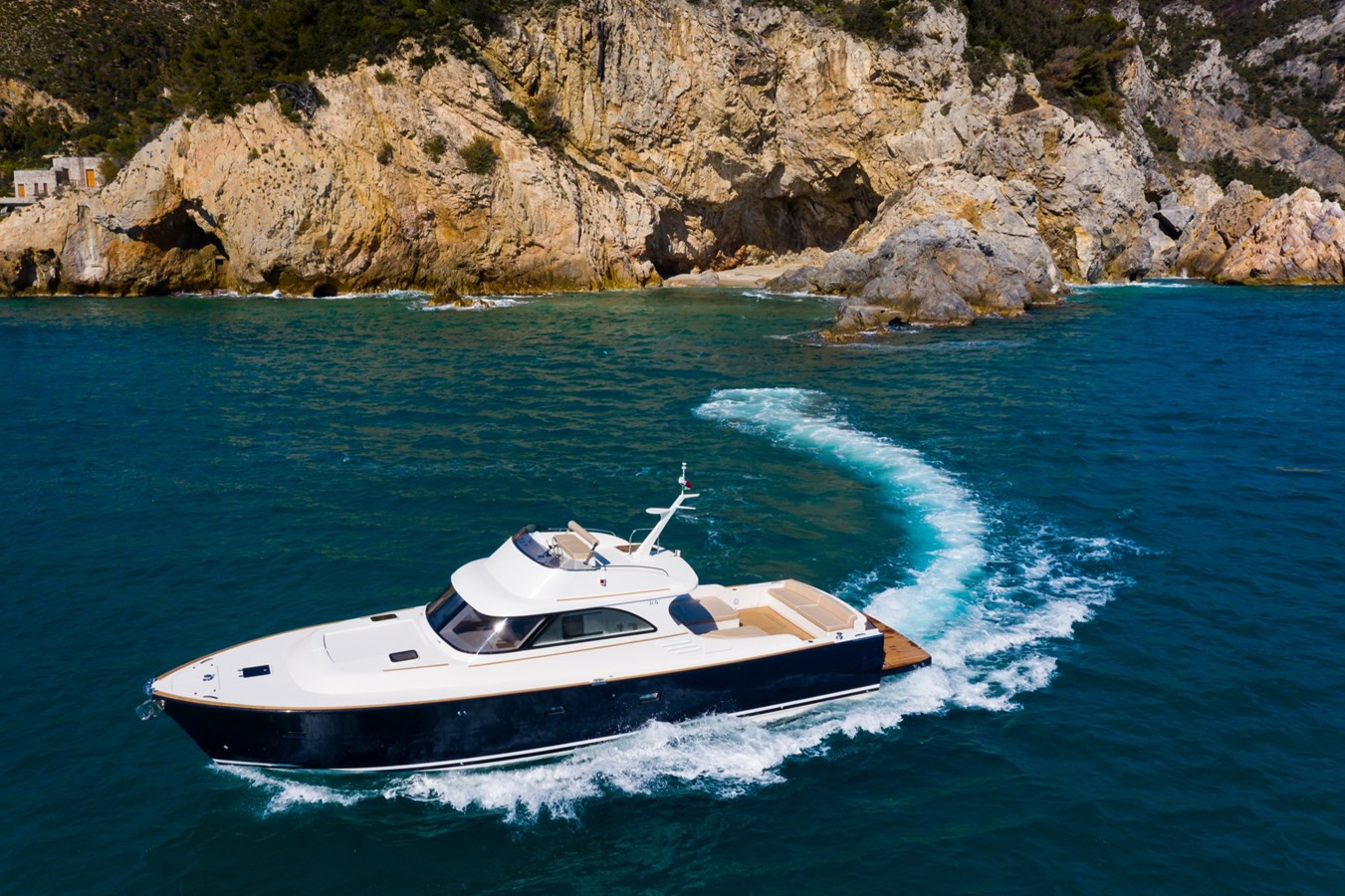 https://arconyachts.ams3.digitaloceanspaces.com/134541/conversions/large_4623171-optimize.jpg