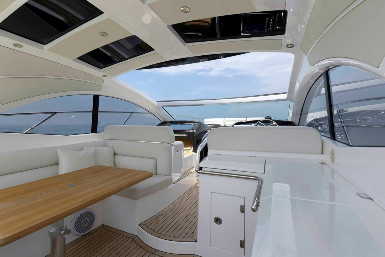 https://arconyachts.ams3.digitaloceanspaces.com/134543/conversions/large_3803879-optimize.jpg