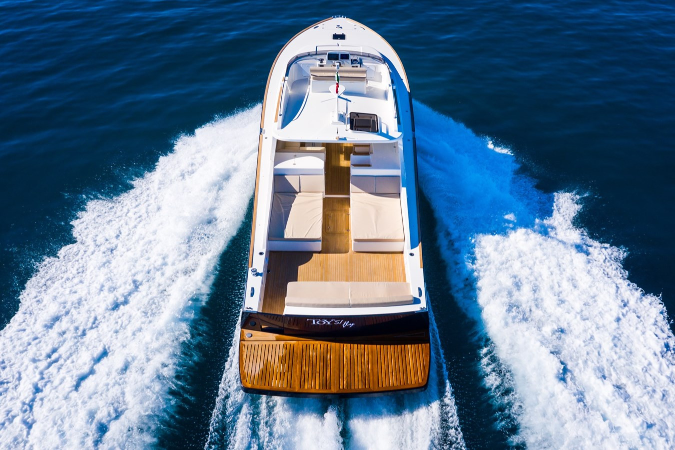 https://arconyachts.ams3.digitaloceanspaces.com/134544/conversions/large_4623172-optimize.jpg