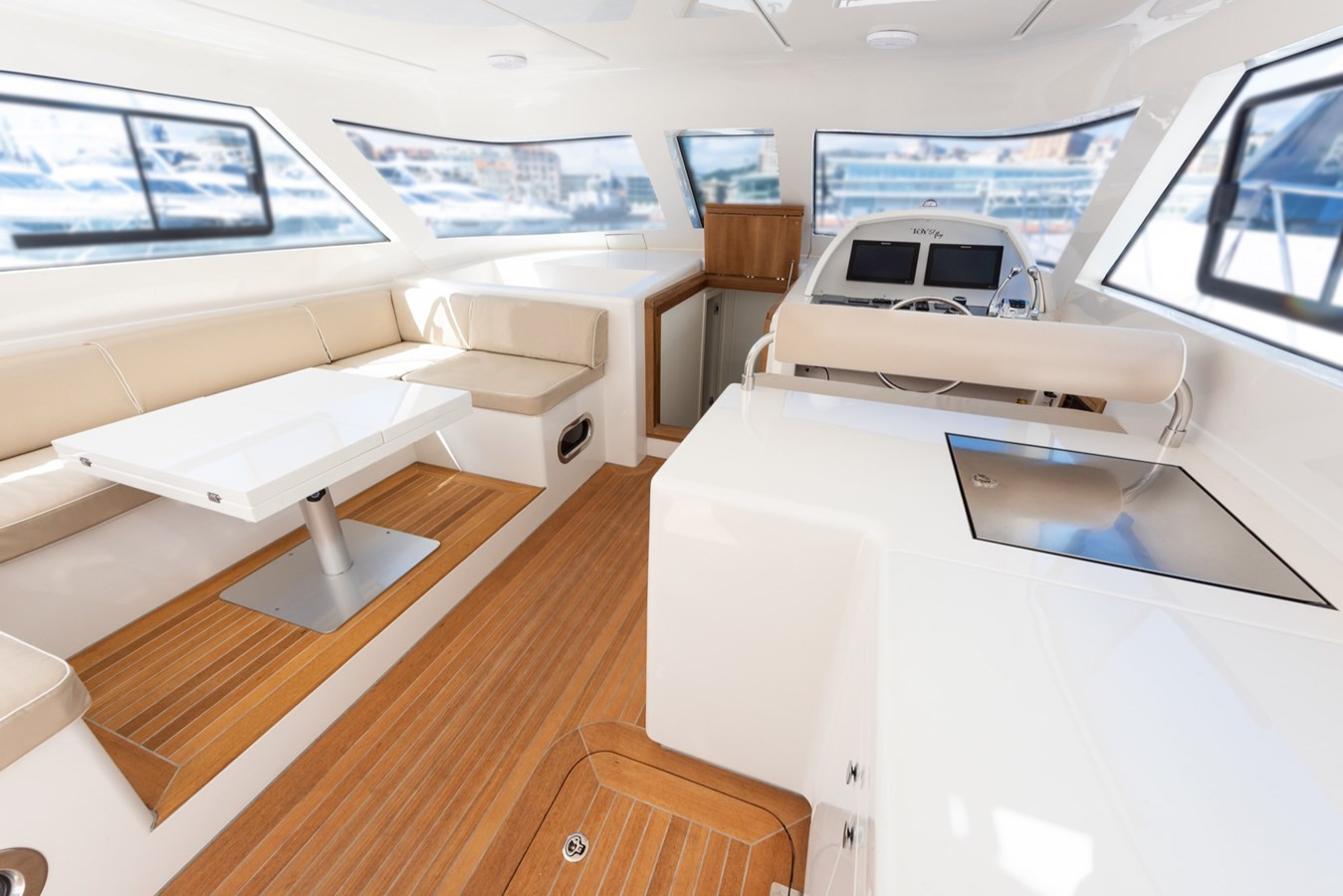 https://arconyachts.ams3.digitaloceanspaces.com/134558/conversions/large_4623177-optimize.jpg