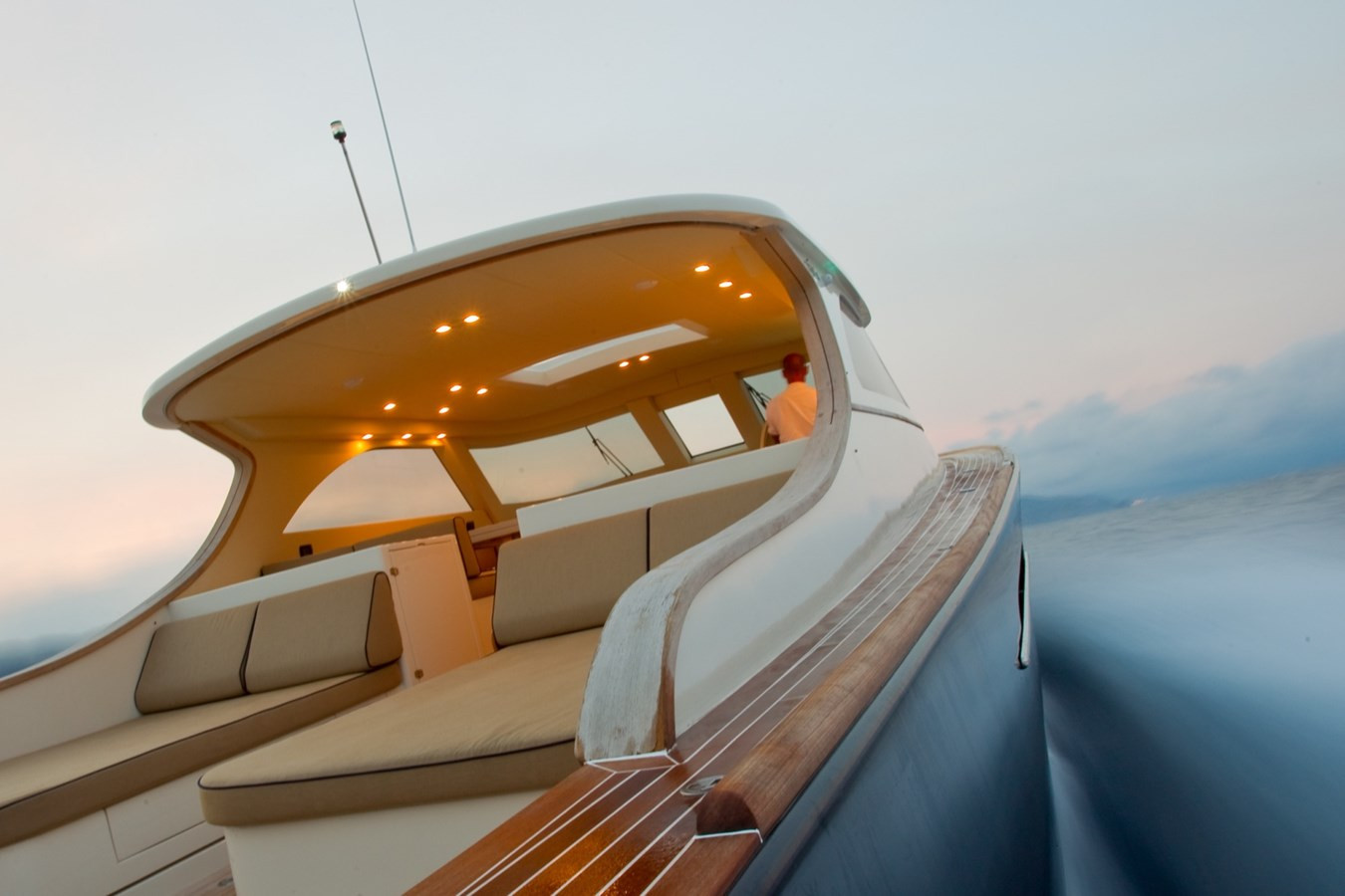 https://arconyachts.ams3.digitaloceanspaces.com/134565/conversions/large_4623416-optimize.jpg