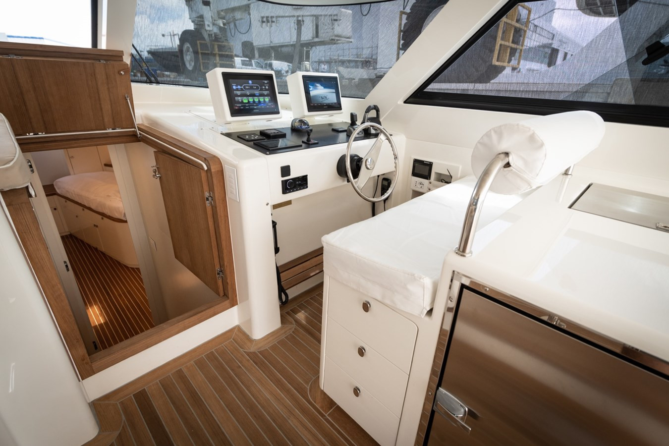https://arconyachts.ams3.digitaloceanspaces.com/134568/conversions/large_4623180-optimize.jpg
