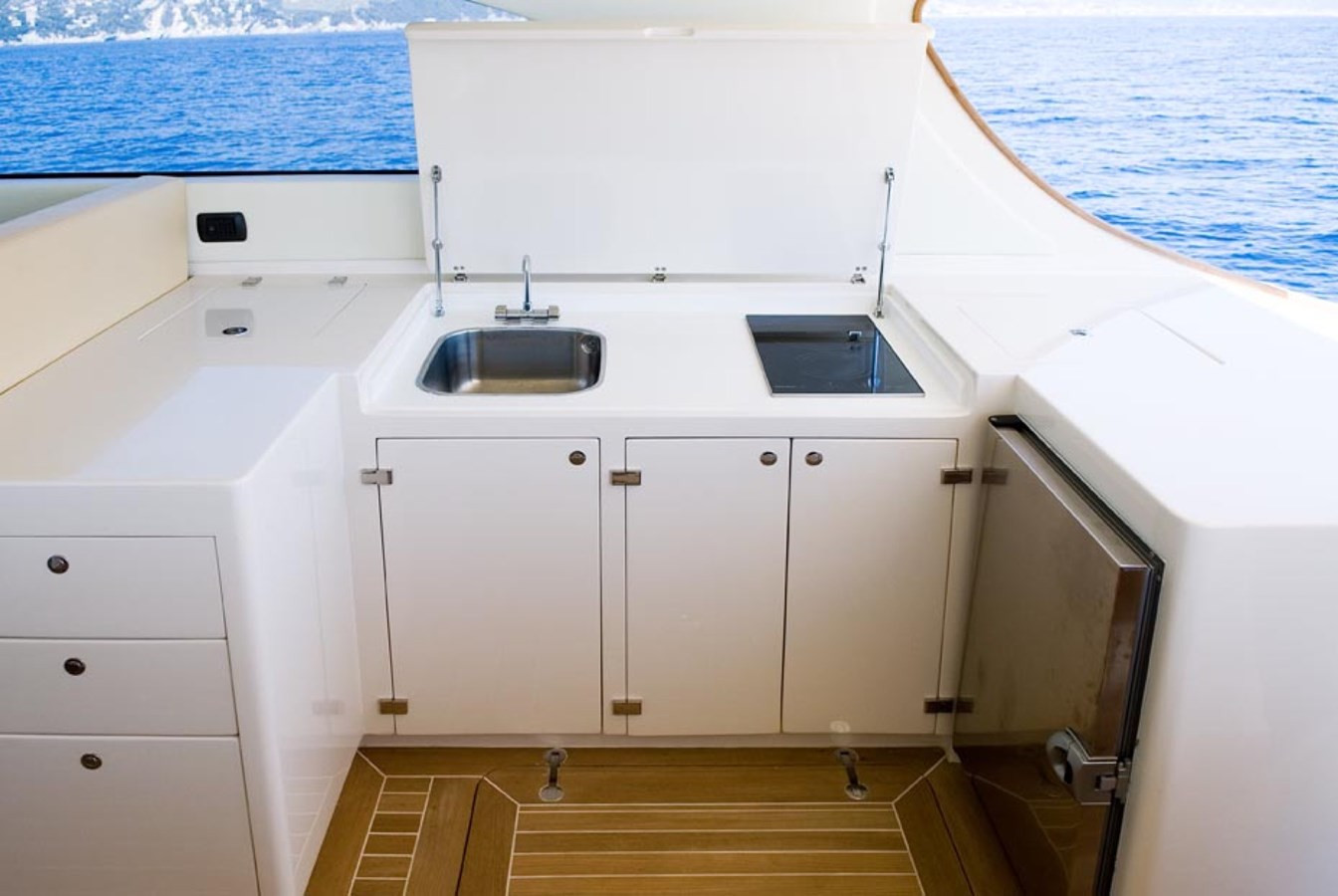 https://arconyachts.ams3.digitaloceanspaces.com/134574/conversions/large_4623419-optimize.jpg