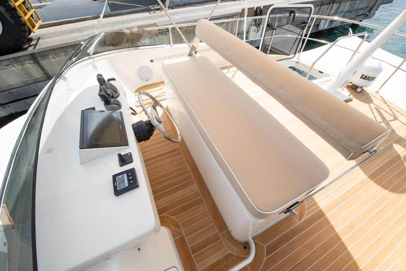 https://arconyachts.ams3.digitaloceanspaces.com/134584/conversions/large_4623186-optimize.jpg