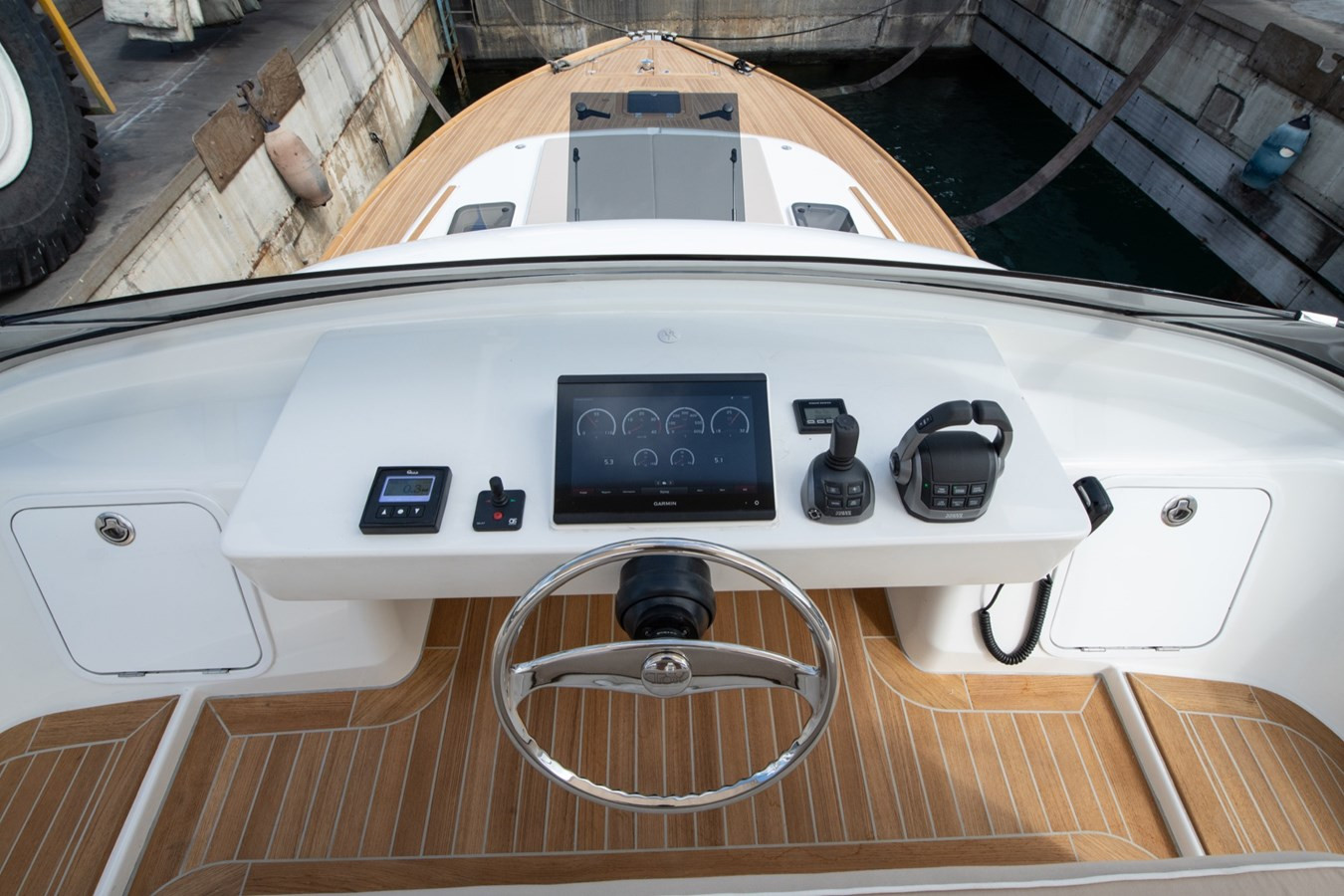 https://arconyachts.ams3.digitaloceanspaces.com/134587/conversions/large_4623187-optimize.jpg