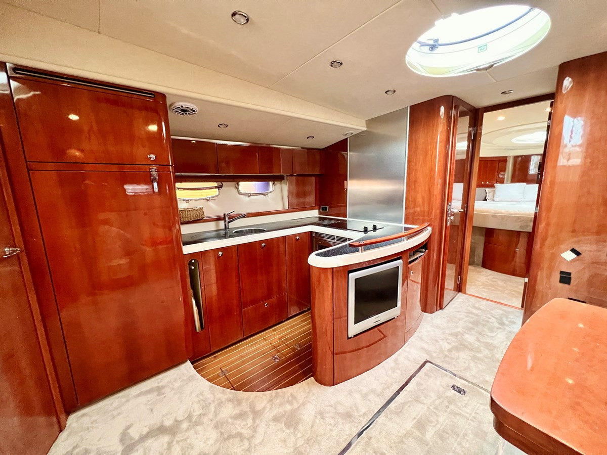 https://arconyachts.ams3.digitaloceanspaces.com/134652/conversions/large_4300823-optimize.jpg