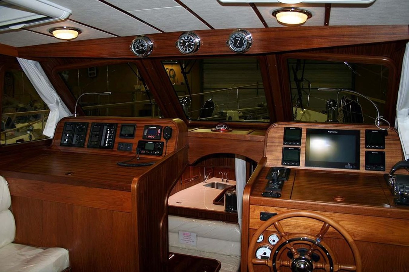 https://arconyachts.ams3.digitaloceanspaces.com/134724/conversions/large_4160681-optimize.jpg