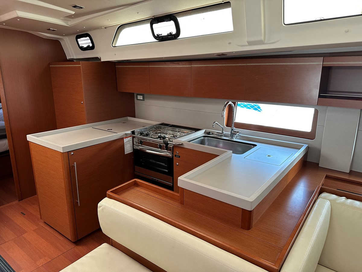https://arconyachts.ams3.digitaloceanspaces.com/134915/conversions/large_4653232-optimize.jpg