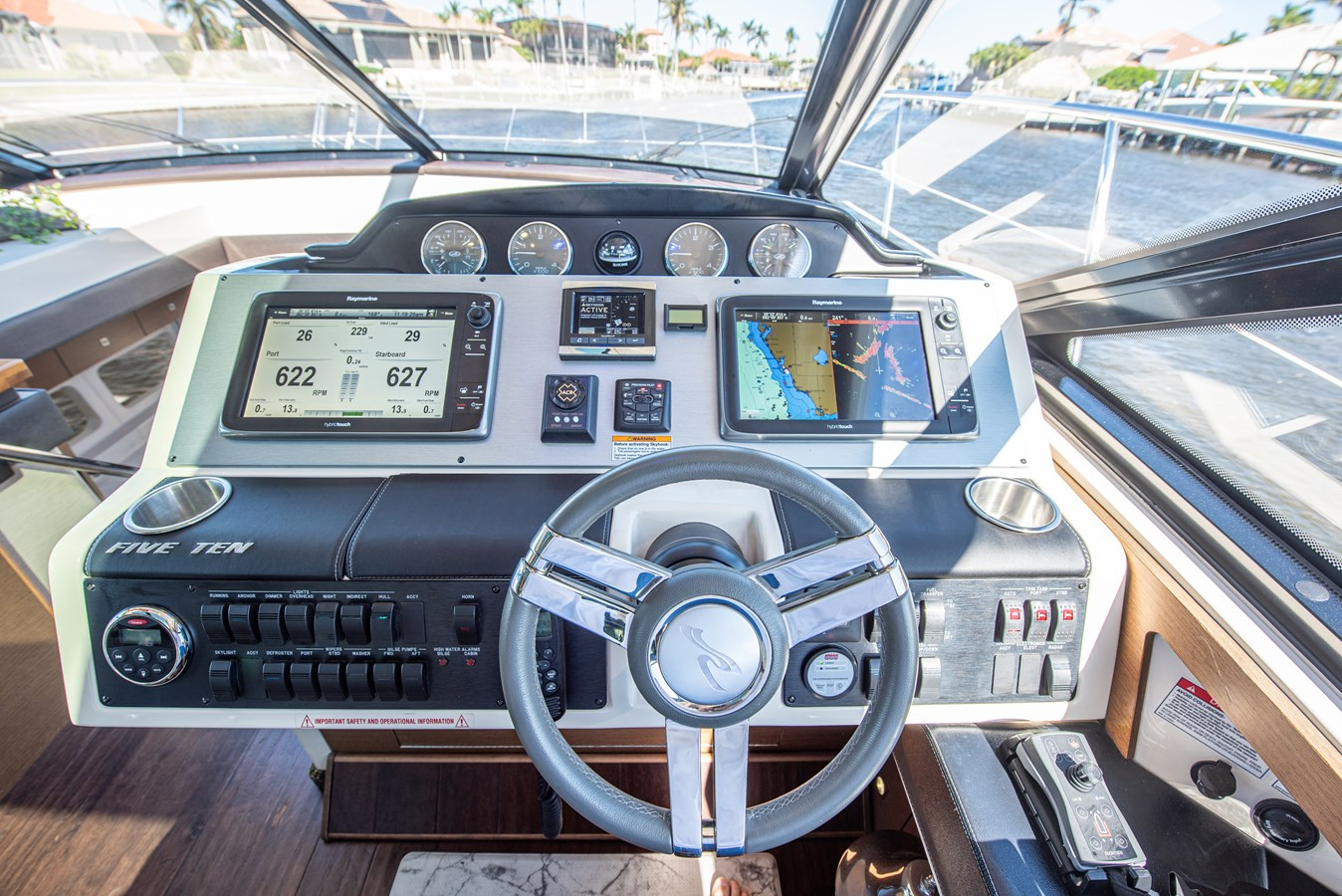 https://arconyachts.ams3.digitaloceanspaces.com/134983/conversions/large_4598226-optimize.jpg