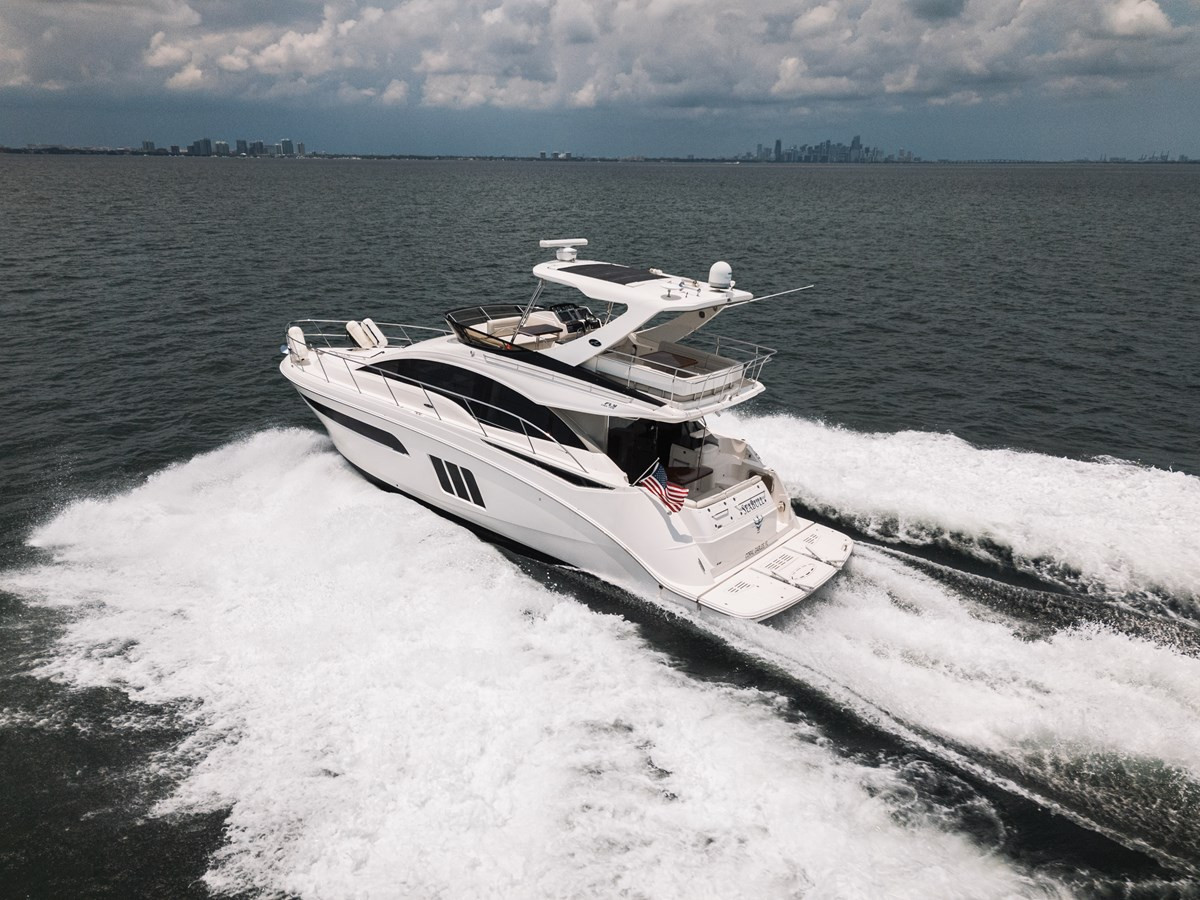 https://arconyachts.ams3.digitaloceanspaces.com/135015/conversions/large_4291398-optimize.jpg