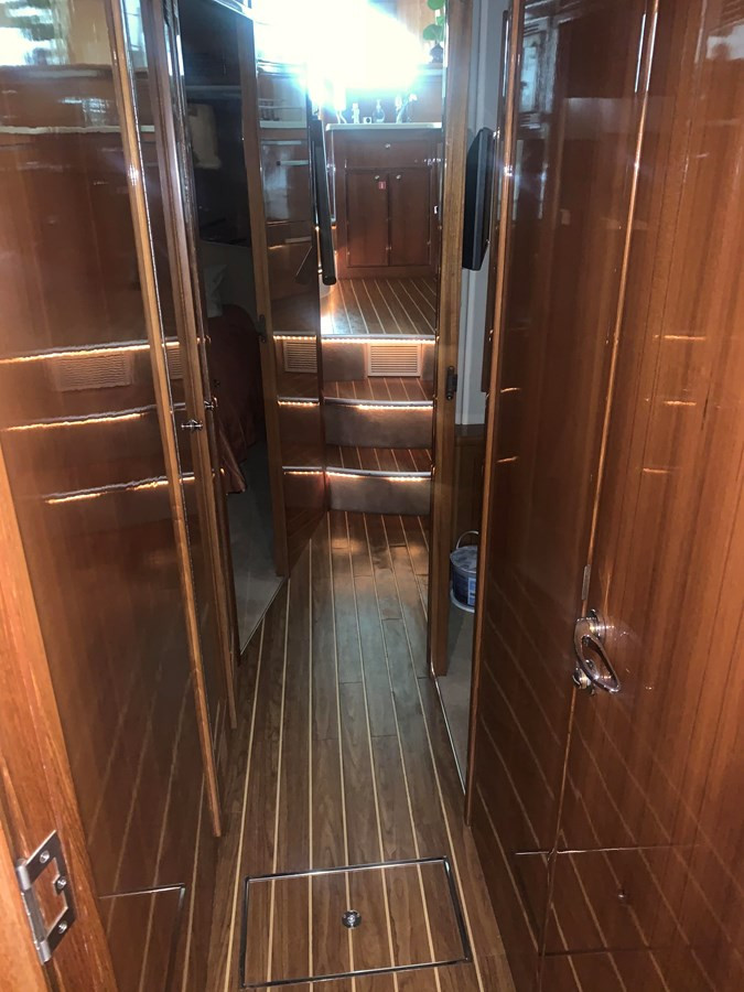 https://arconyachts.ams3.digitaloceanspaces.com/135023/conversions/large_3557143-optimize.jpg